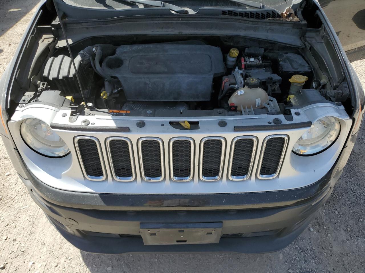 2016 Jeep Renegade - Image 12