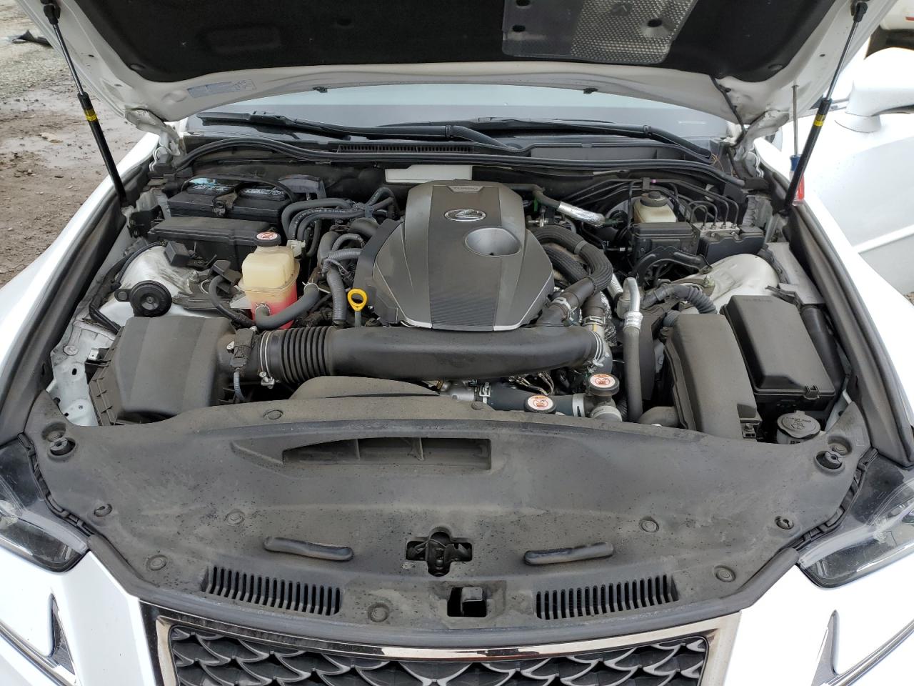 2018 Lexus IS - Image 11