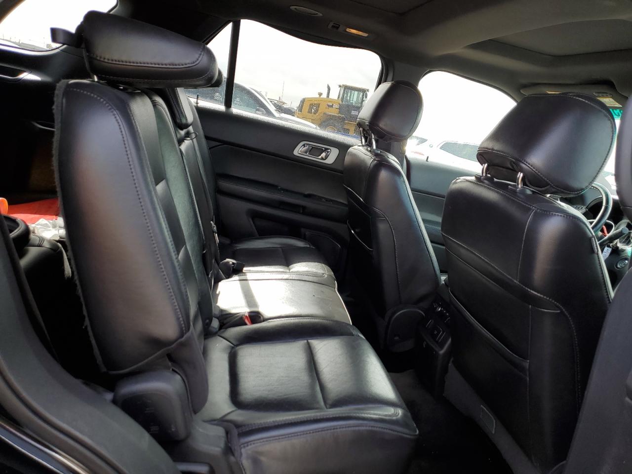 2011 Ford Explorer - Image 11