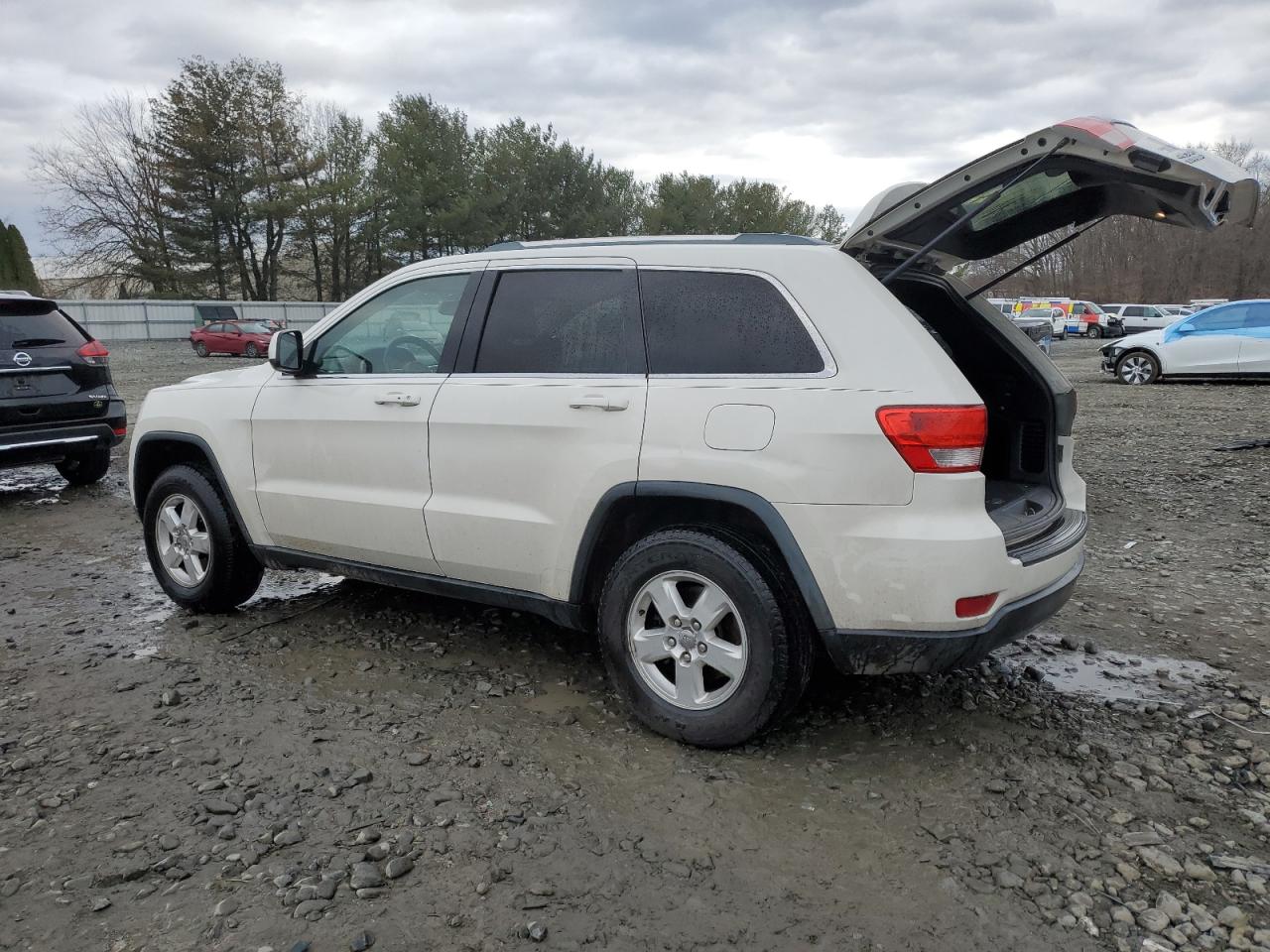 2012 Jeep Grand Cherokee - Image 2