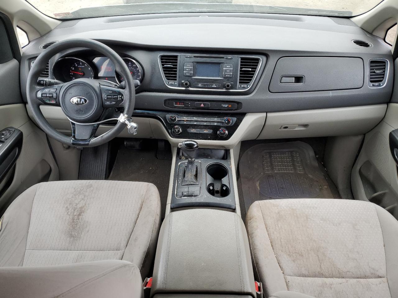 2017 Kia Sedona - Image 8