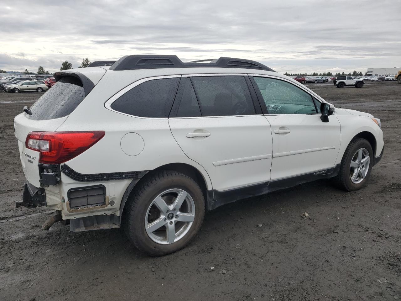 2015 Subaru Outback - Image 3