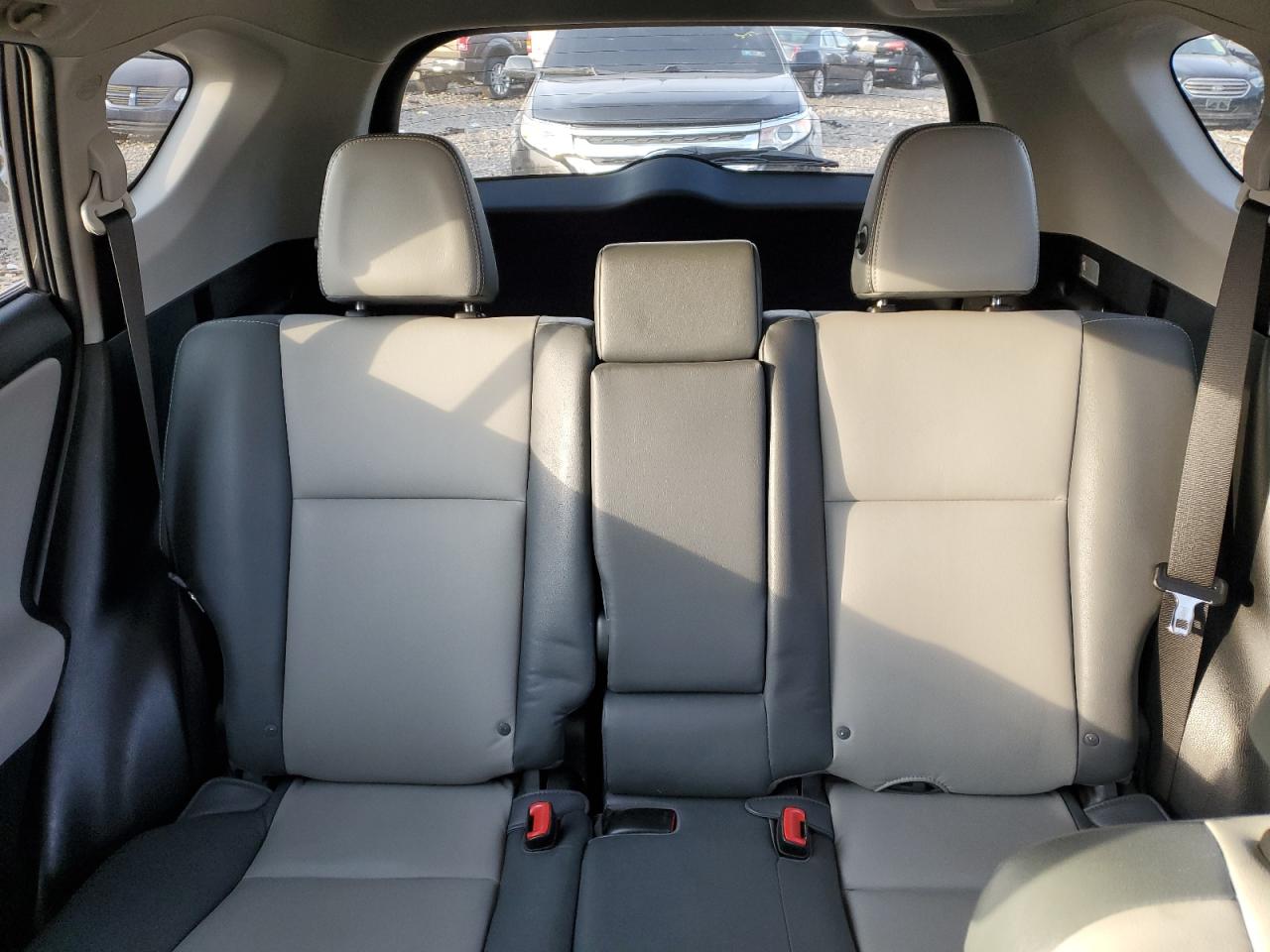 2014 Toyota RAV 4 - Image 10