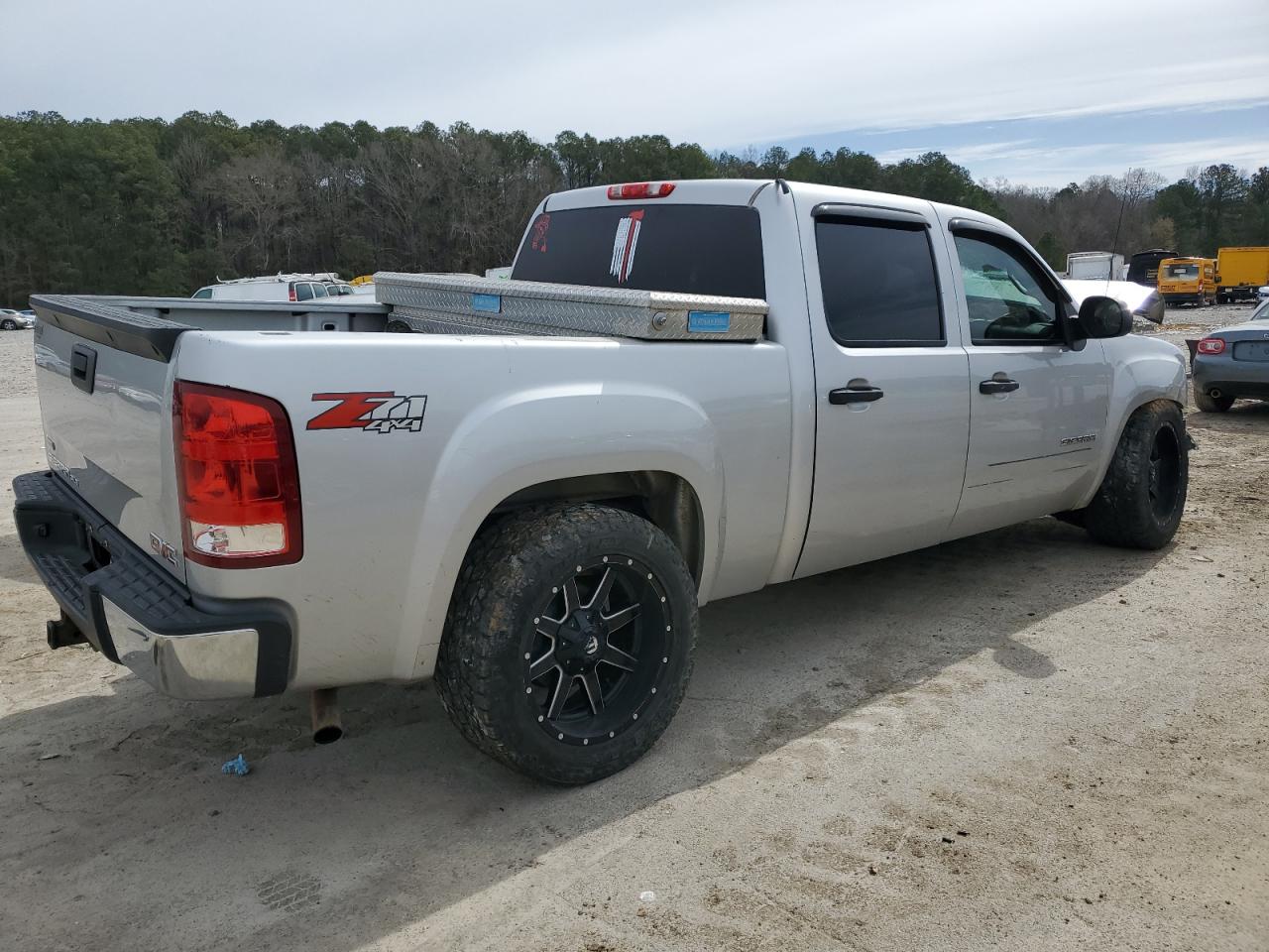 2010 GMC Sierra - Image 3