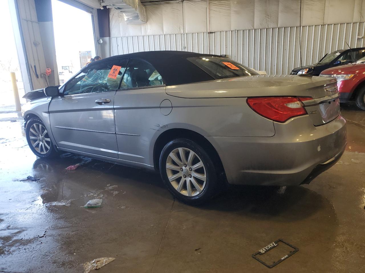 2014 Chrysler 200 - Image 2