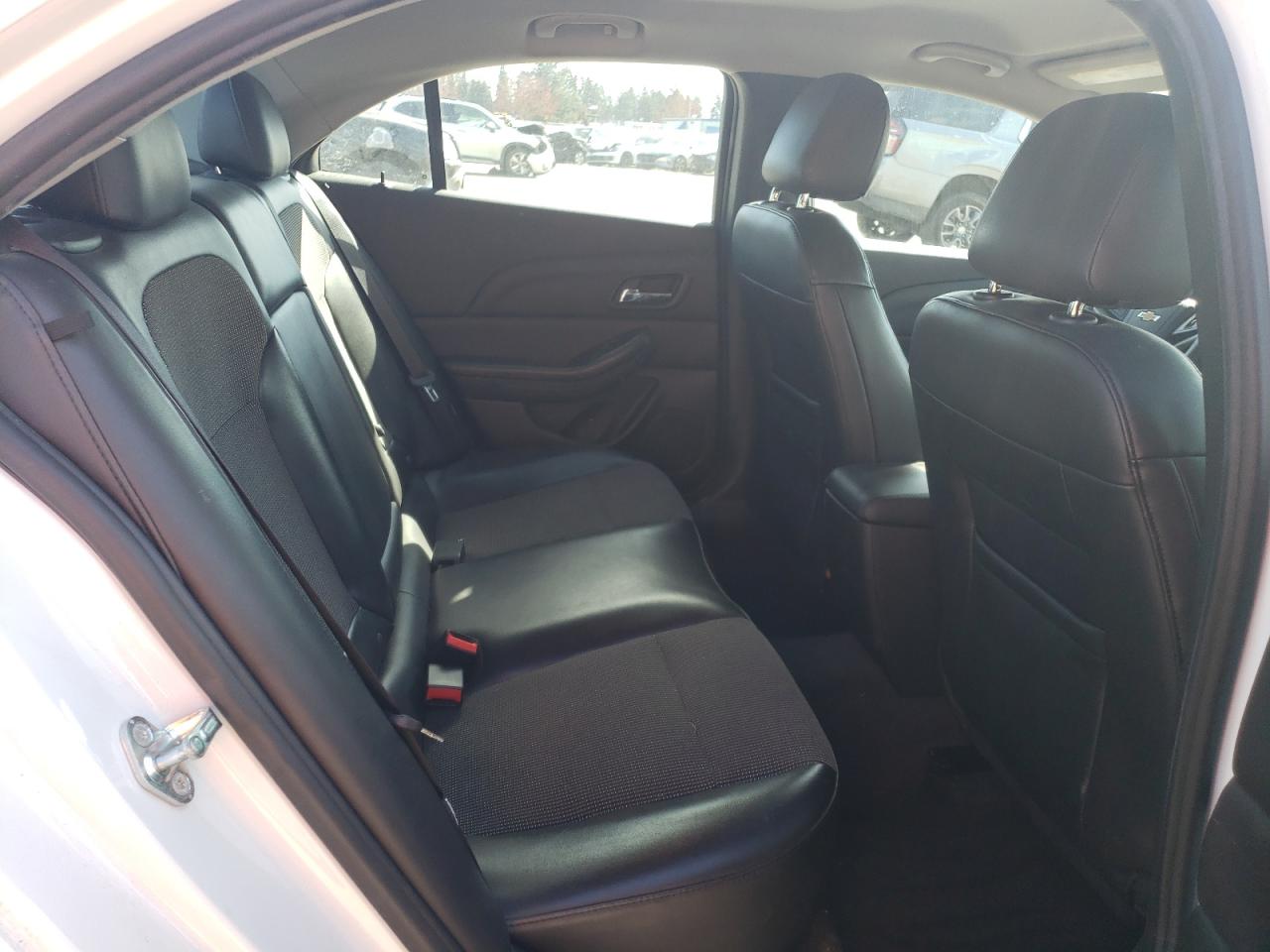 2015 Chevrolet Malibu - Image 10