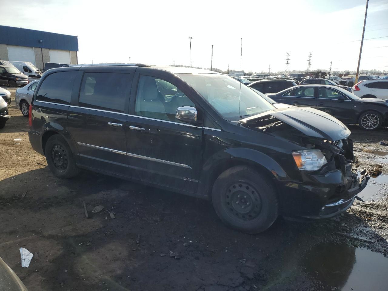 2013 Chrysler Town & Country - Image 4