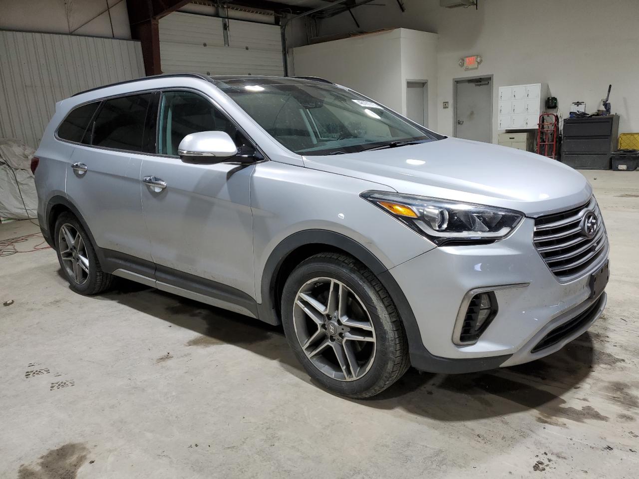 2017 Hyundai Santa Fe - Image 4