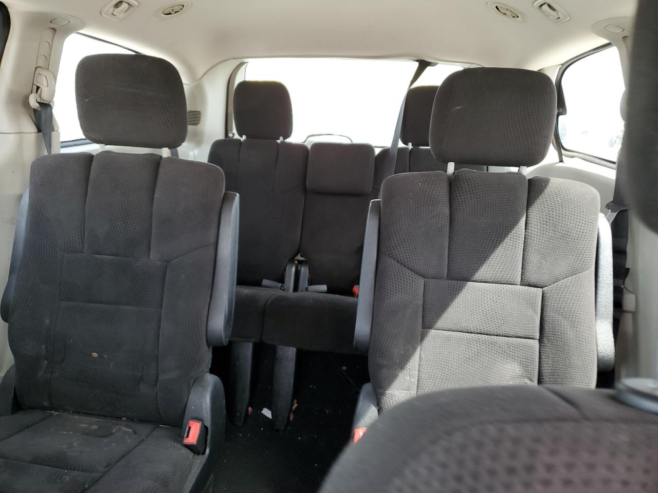2013 Dodge Caravan - Image 10