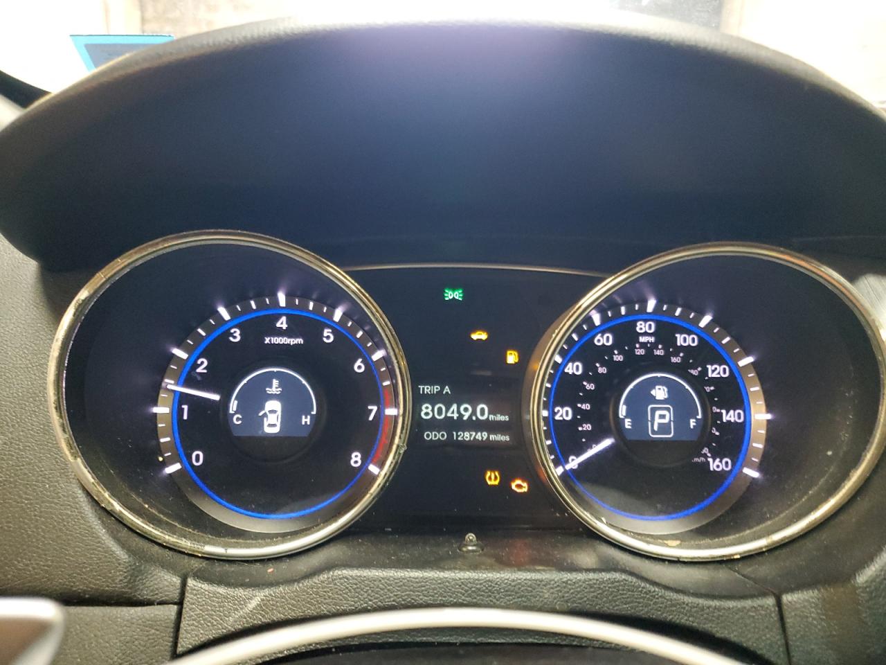 2011 Hyundai Sonata - Image 9
