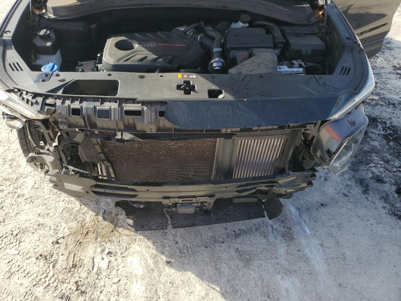 2019 Hyundai Santa Fe - Image 12