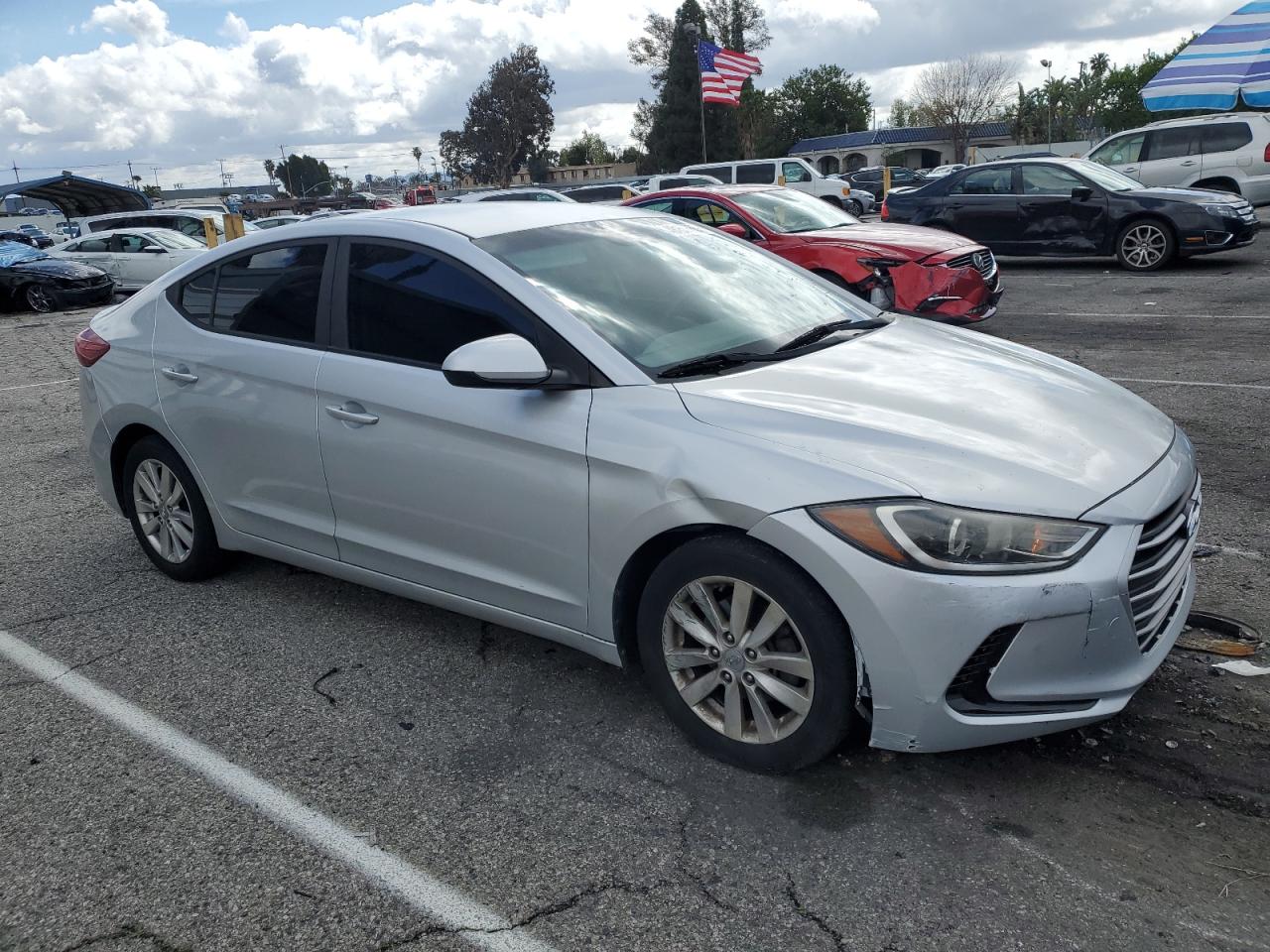 2017 Hyundai Elantra - Image 5