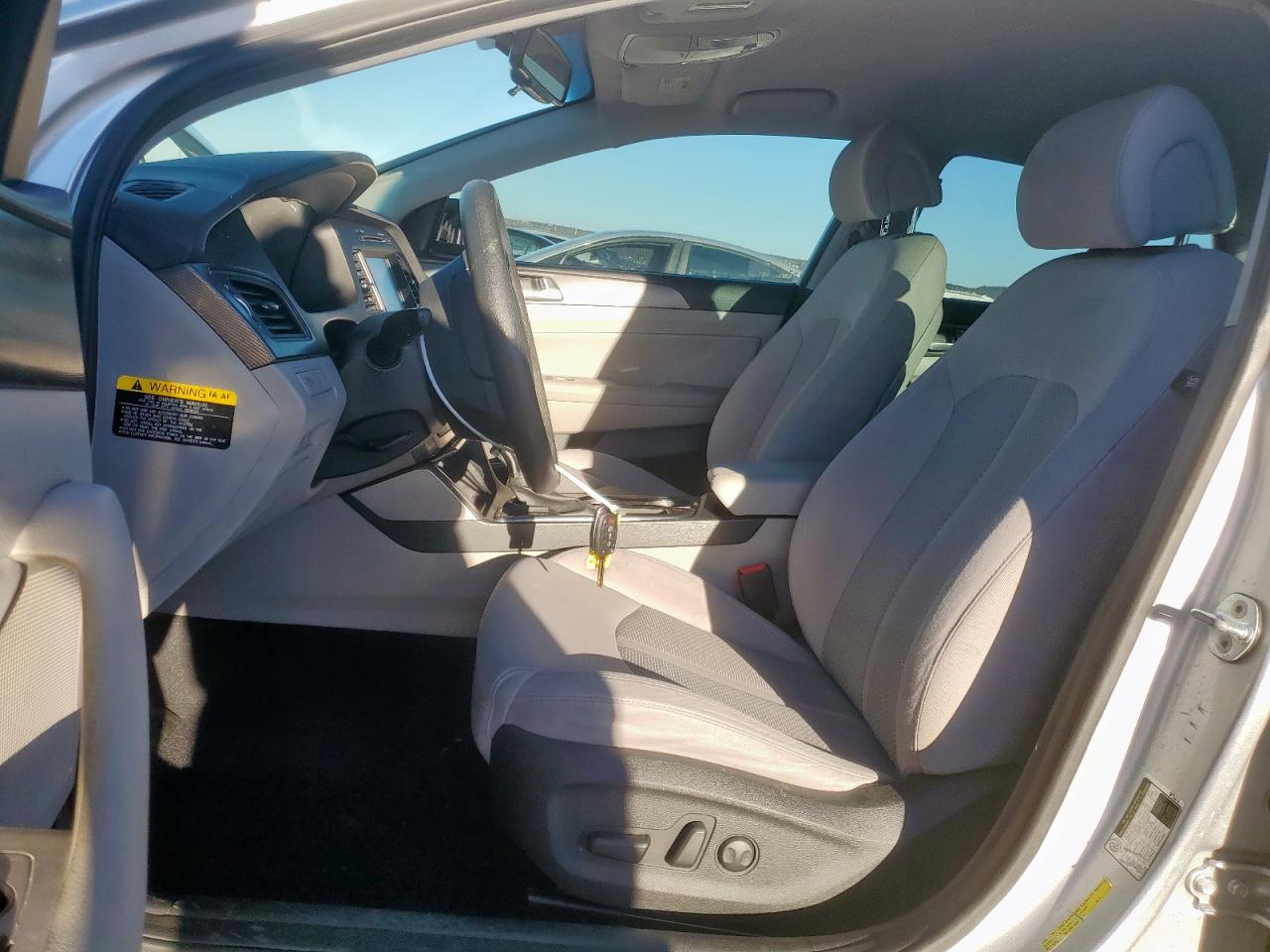 2017 Hyundai Sonata - Image 7