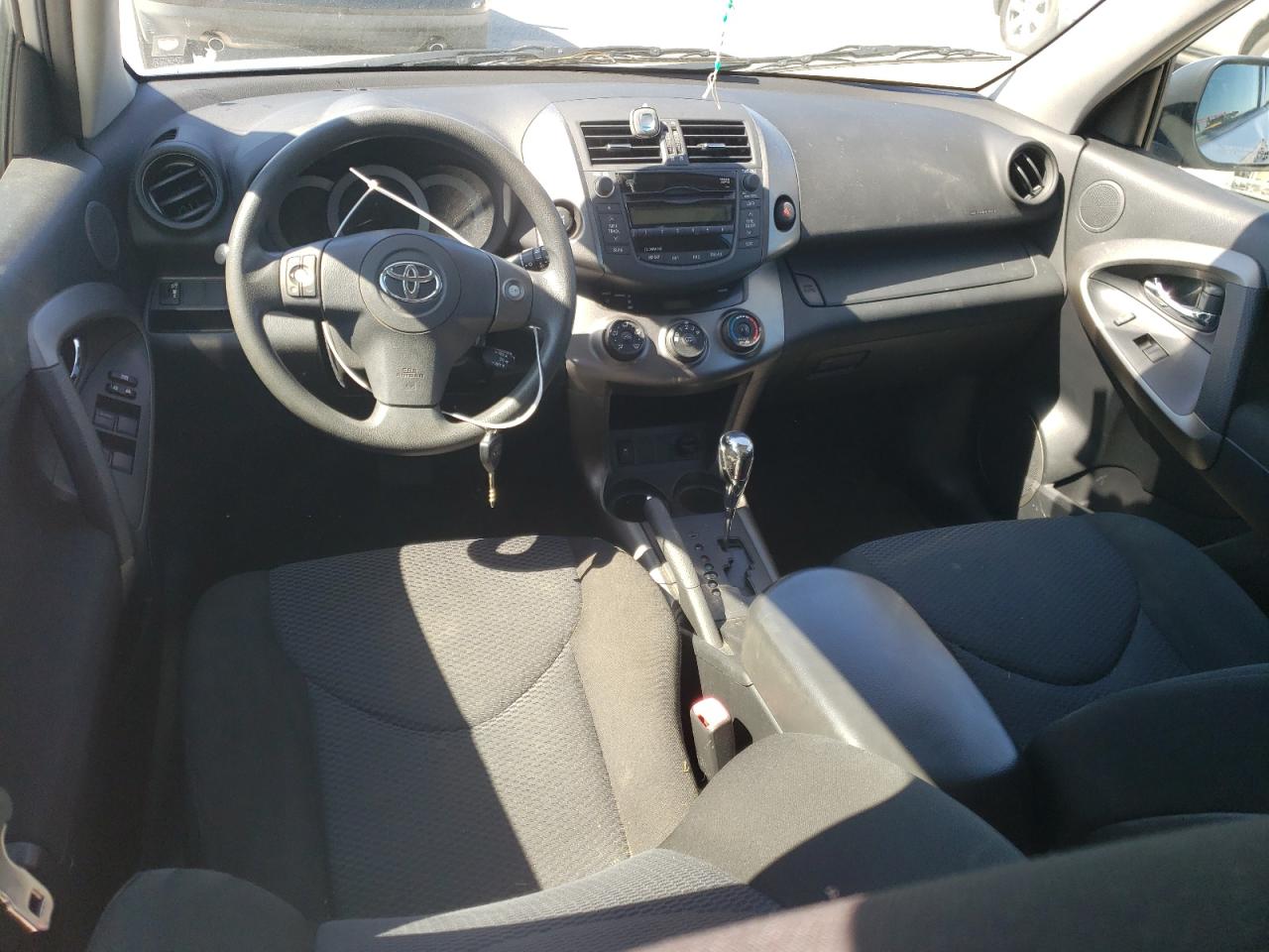 2011 Toyota RAV 4 - Image 8