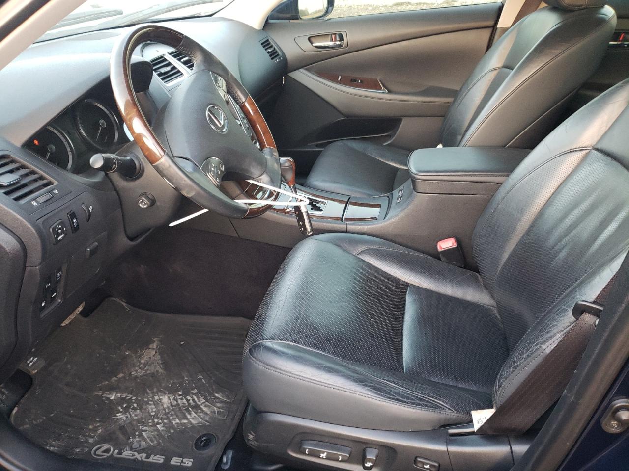 2011 Lexus ES - Image 7