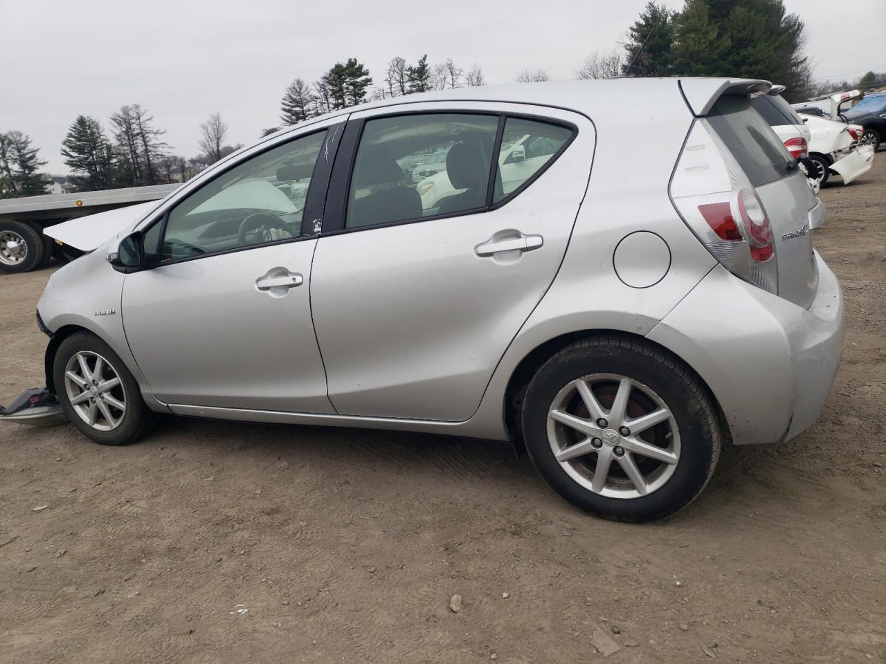 2013 Toyota Prius - Image 2