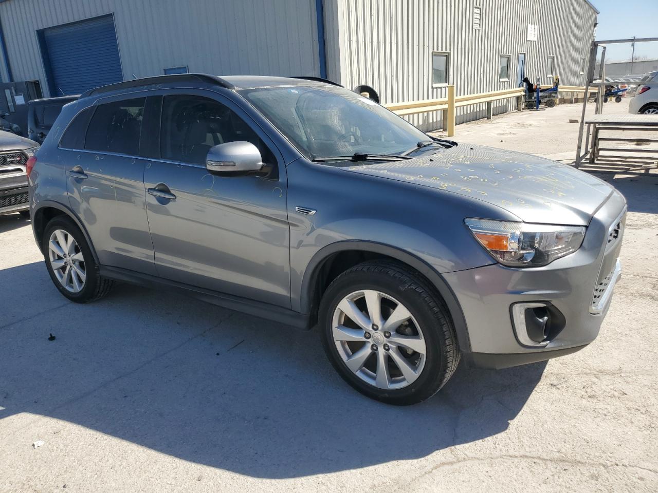 2015 Mitsubishi Outlander - Image 4