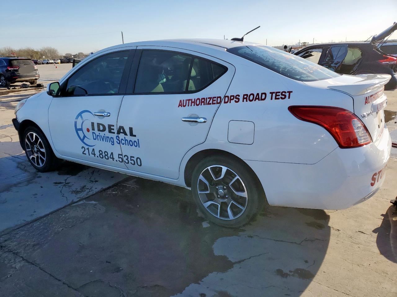 2014 Nissan Versa - Image 2