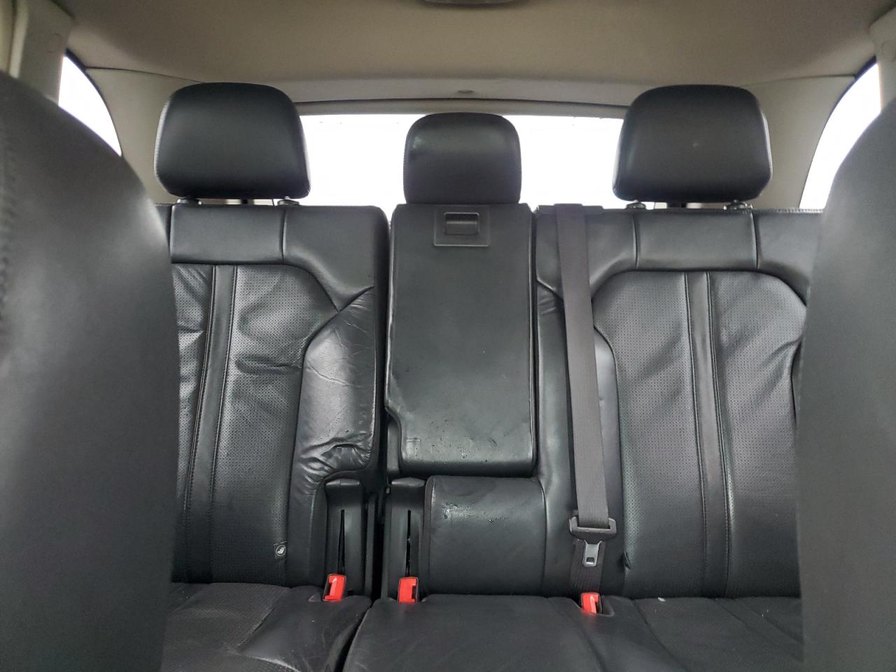 2011 Lincoln MKX - Image 10