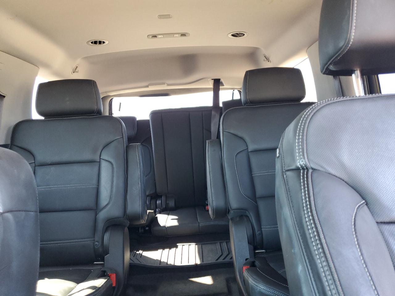 2015 GMC Yukon - Image 10