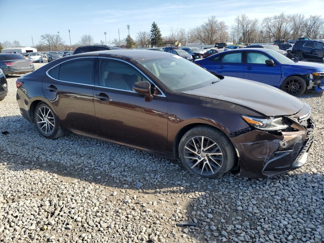 2016 Lexus ES - Image 4