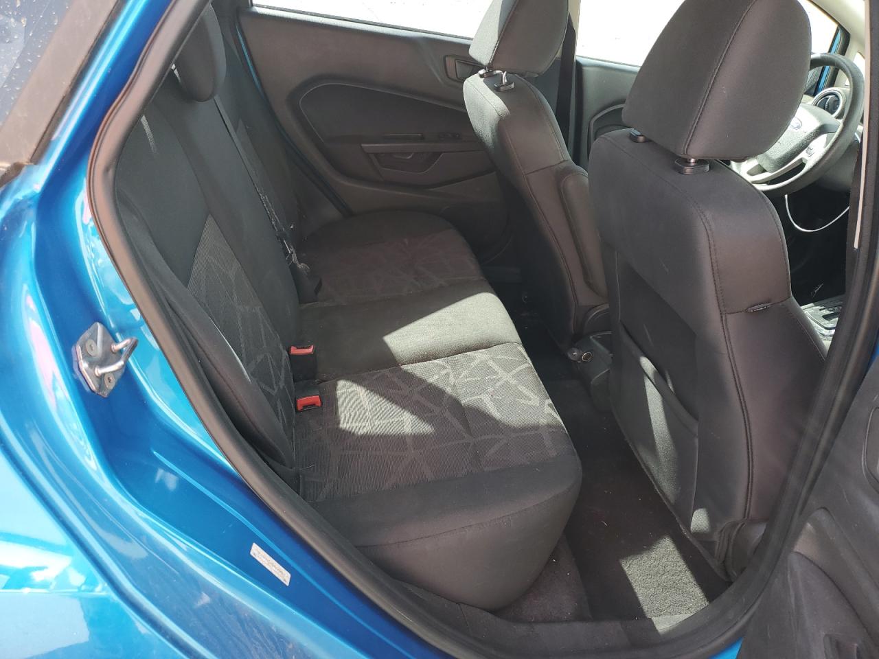 2013 Ford Fiesta - Image 11