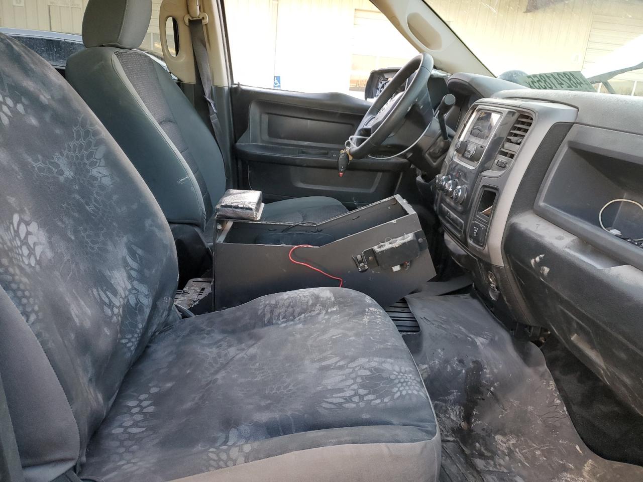 2015 RAM 1500 - Image 7