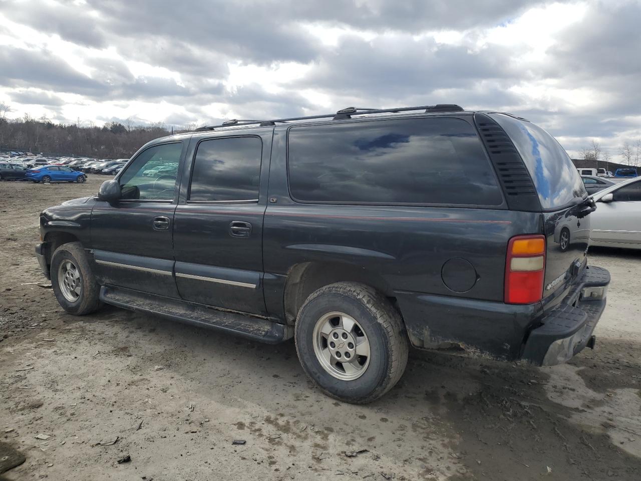 2003 Chevrolet Suburban - Image 2