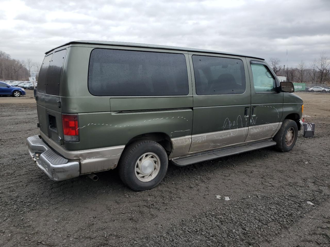 2002 Ford Econoline - Image 3