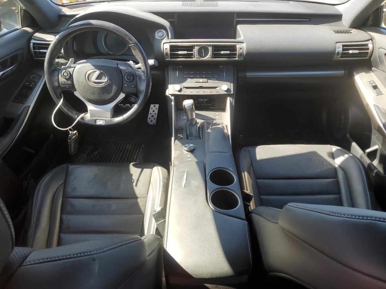 2016 Lexus IS - Image 8