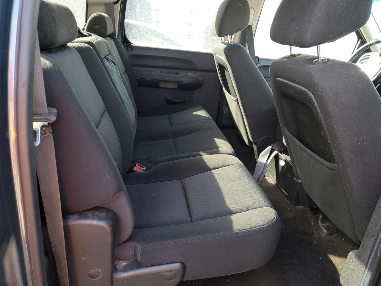 2012 Chevrolet Silverado - Image 10