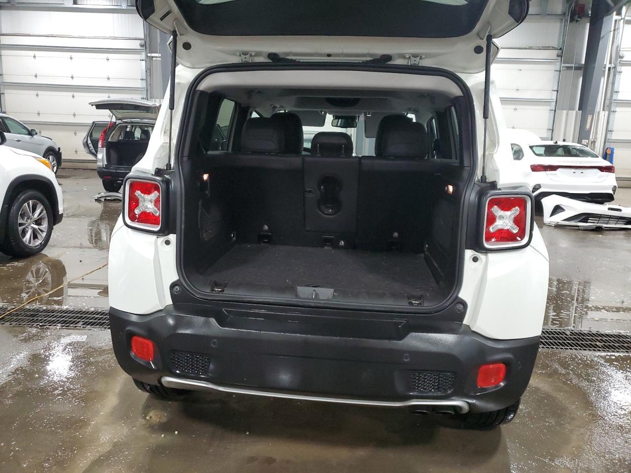 2016 Jeep Renegade - Image 6
