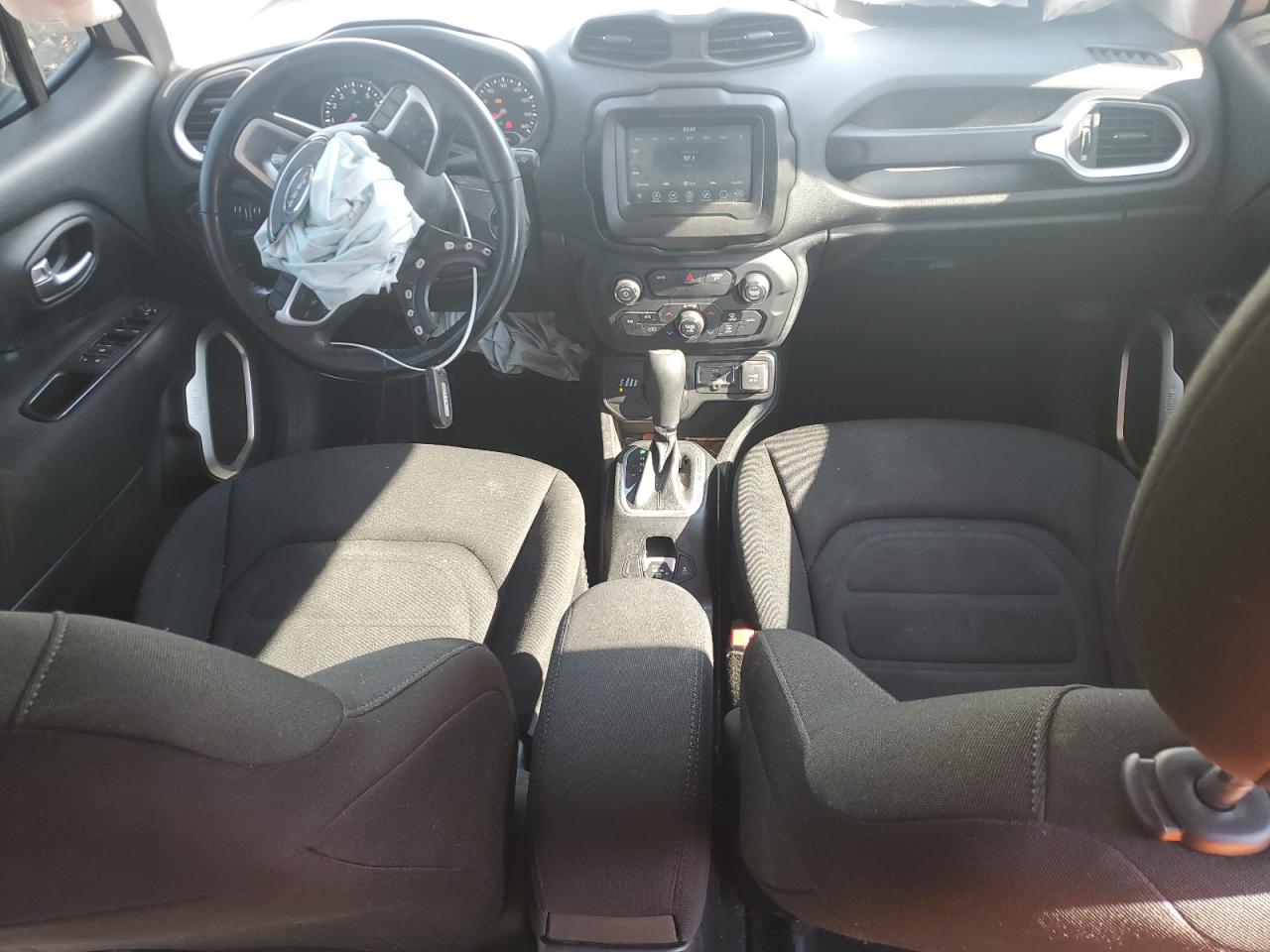 2018 Jeep Renegade - Image 8