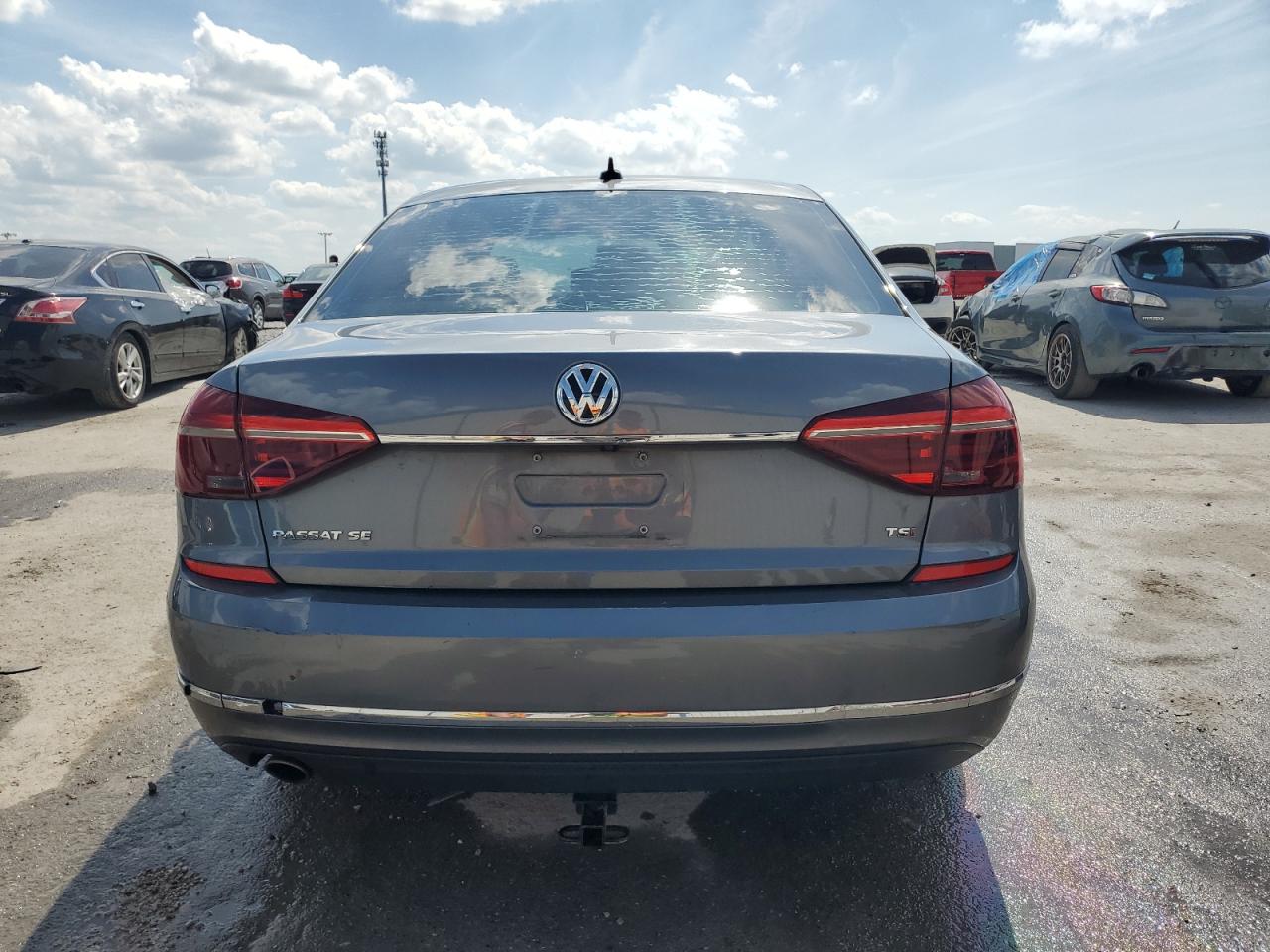 2017 Volkswagen Passat - Image 6