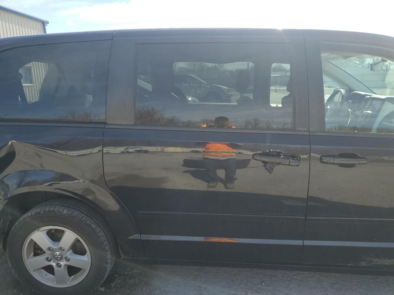 2010 Dodge Caravan - Image 12