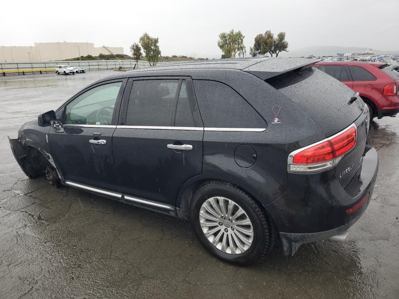 2011 Lincoln MKX - Image 2
