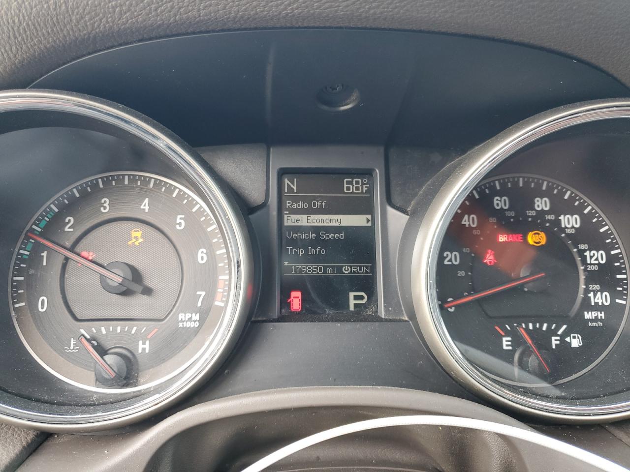 2011 Jeep Grand Cherokee - Image 9