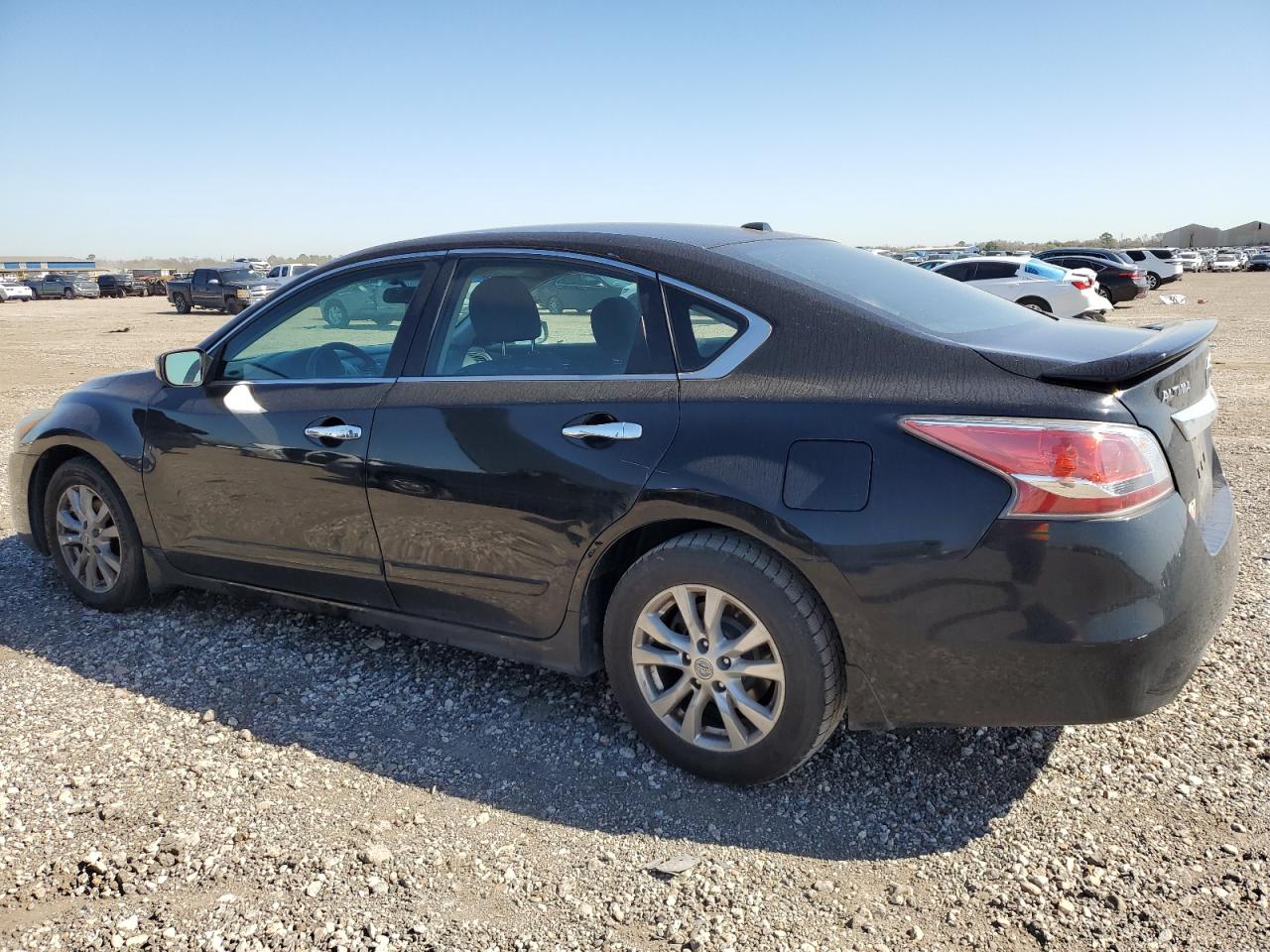 2015 Nissan Altima - Image 2