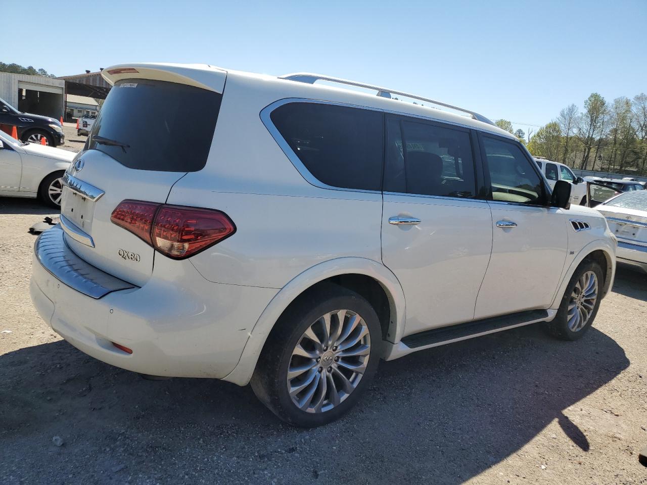 2016 Infiniti QX80 - Image 3