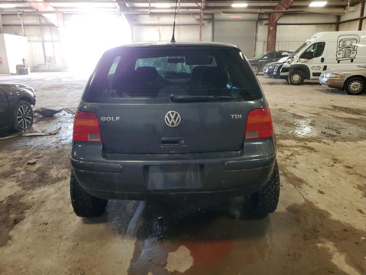 2004 Volkswagen Golf - Image 6