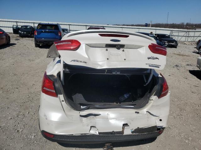 Sedans FORD FOCUS 2016 White
