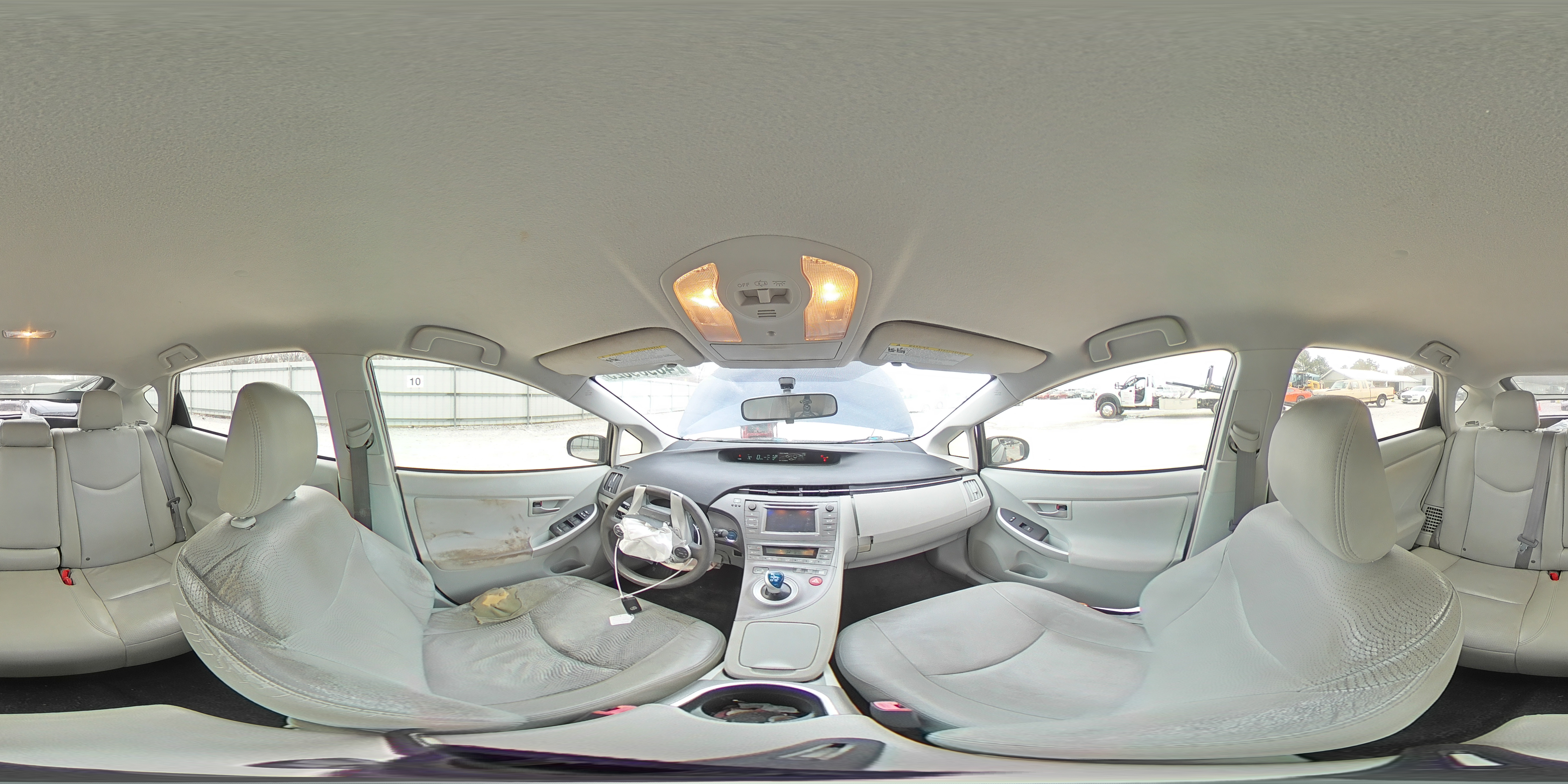 2013 Toyota Prius - Image 13