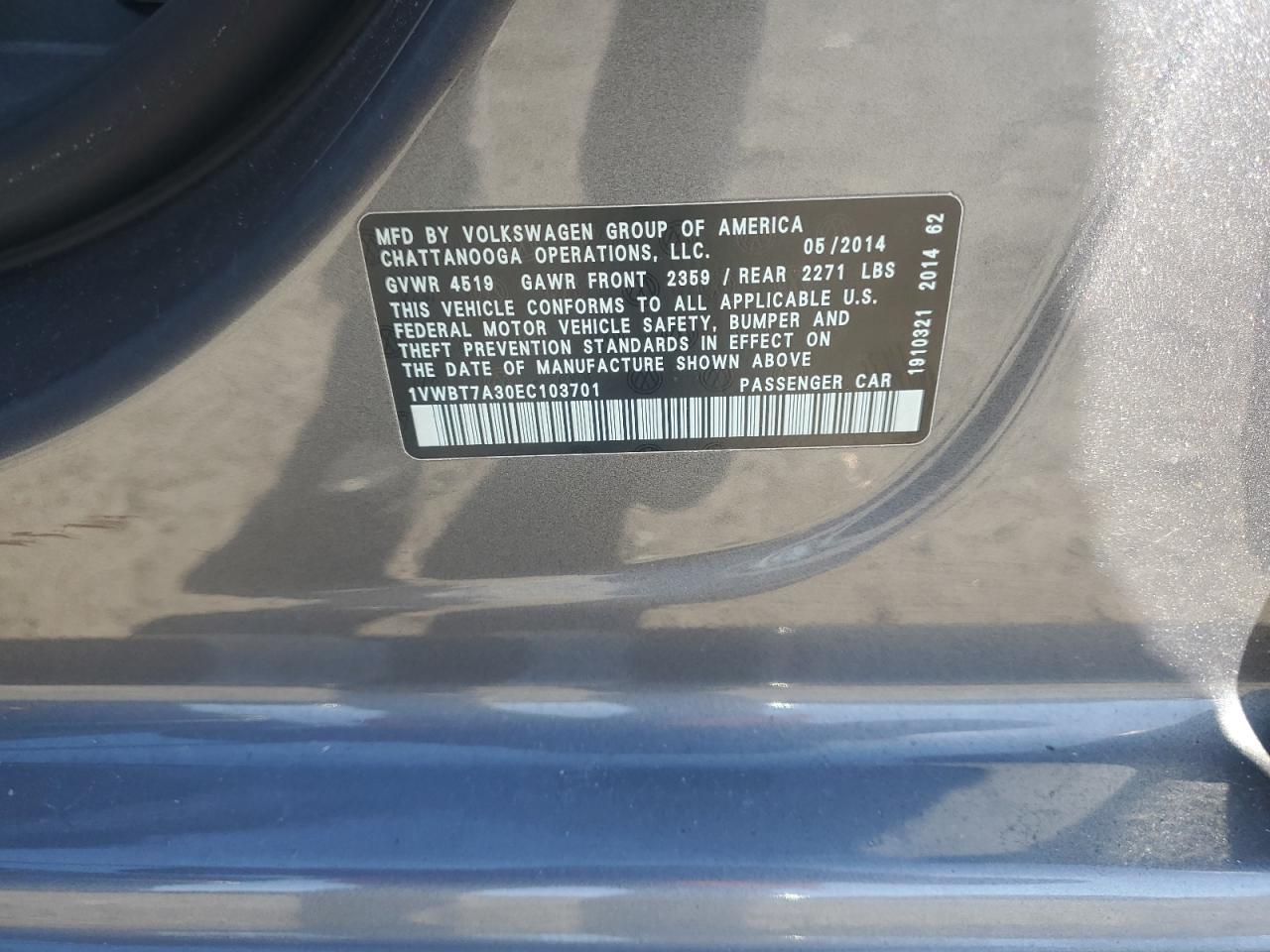 2014 Volkswagen Passat - Image 13