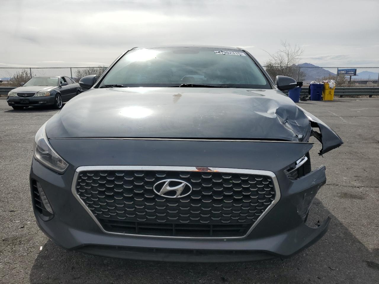 2018 Hyundai Elantra - Image 5