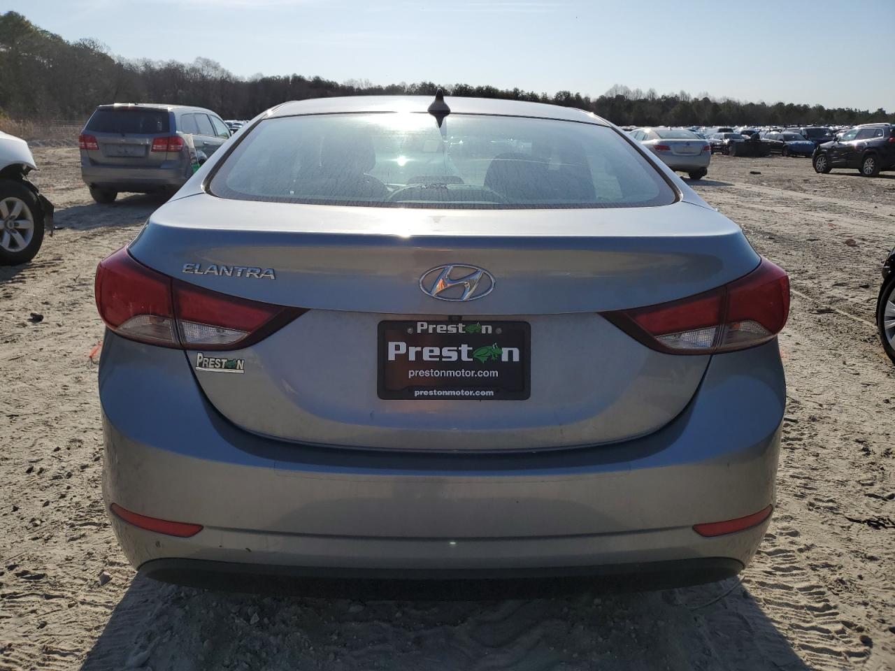 2016 Hyundai Elantra - Image 6