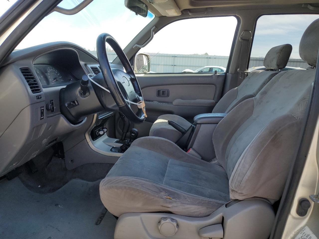 2001 Toyota 4Runner - Image 7