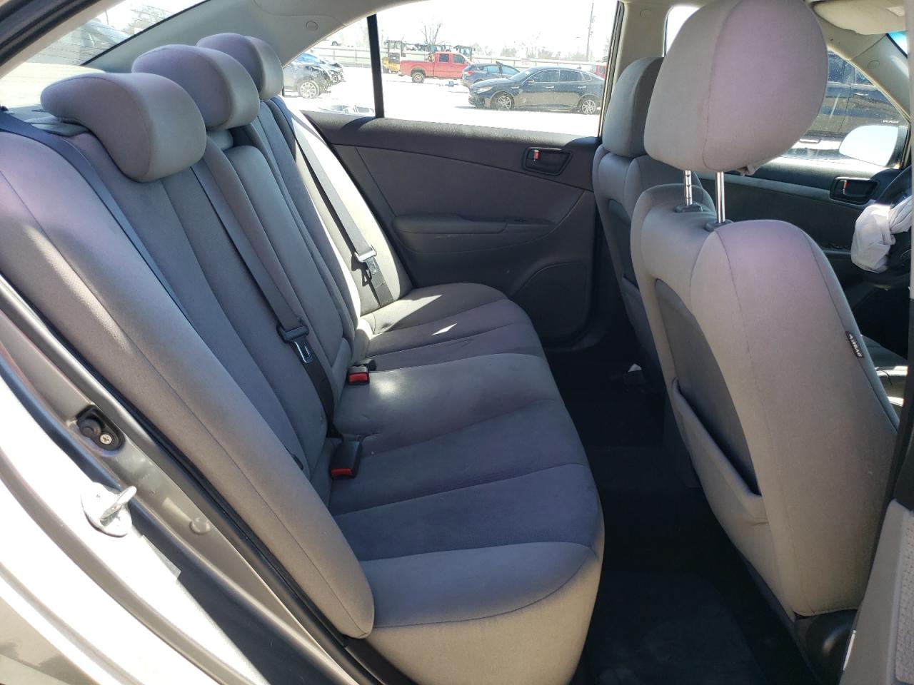 2010 Hyundai Sonata - Image 10