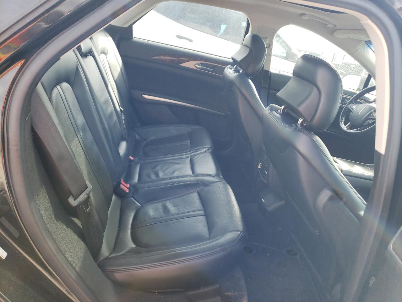 2015 Lincoln MKZ - Image 11