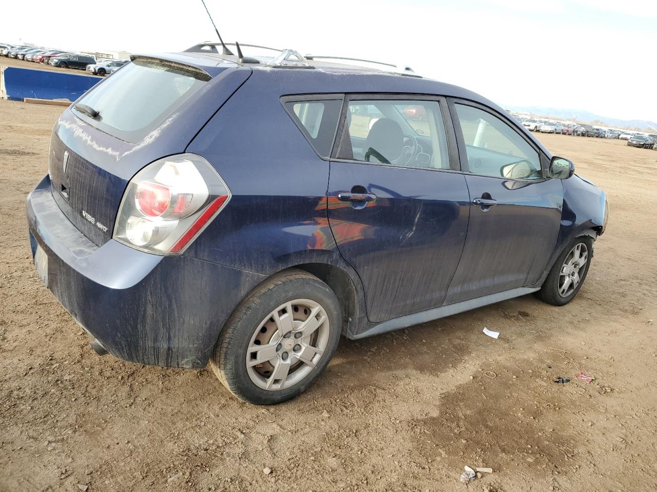 2009 Pontiac Vibe - Image 3