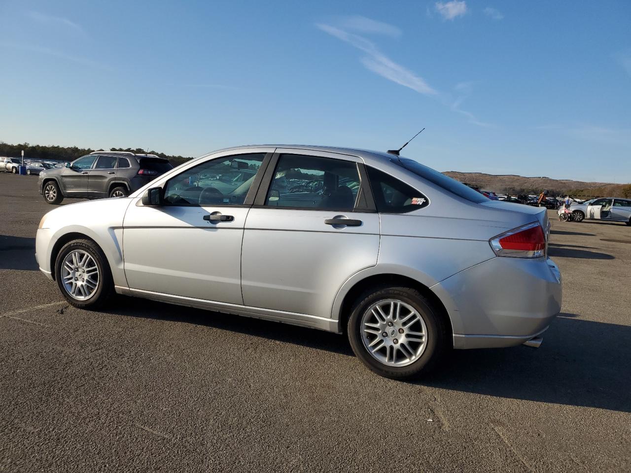 2010 Ford Focus - Image 2